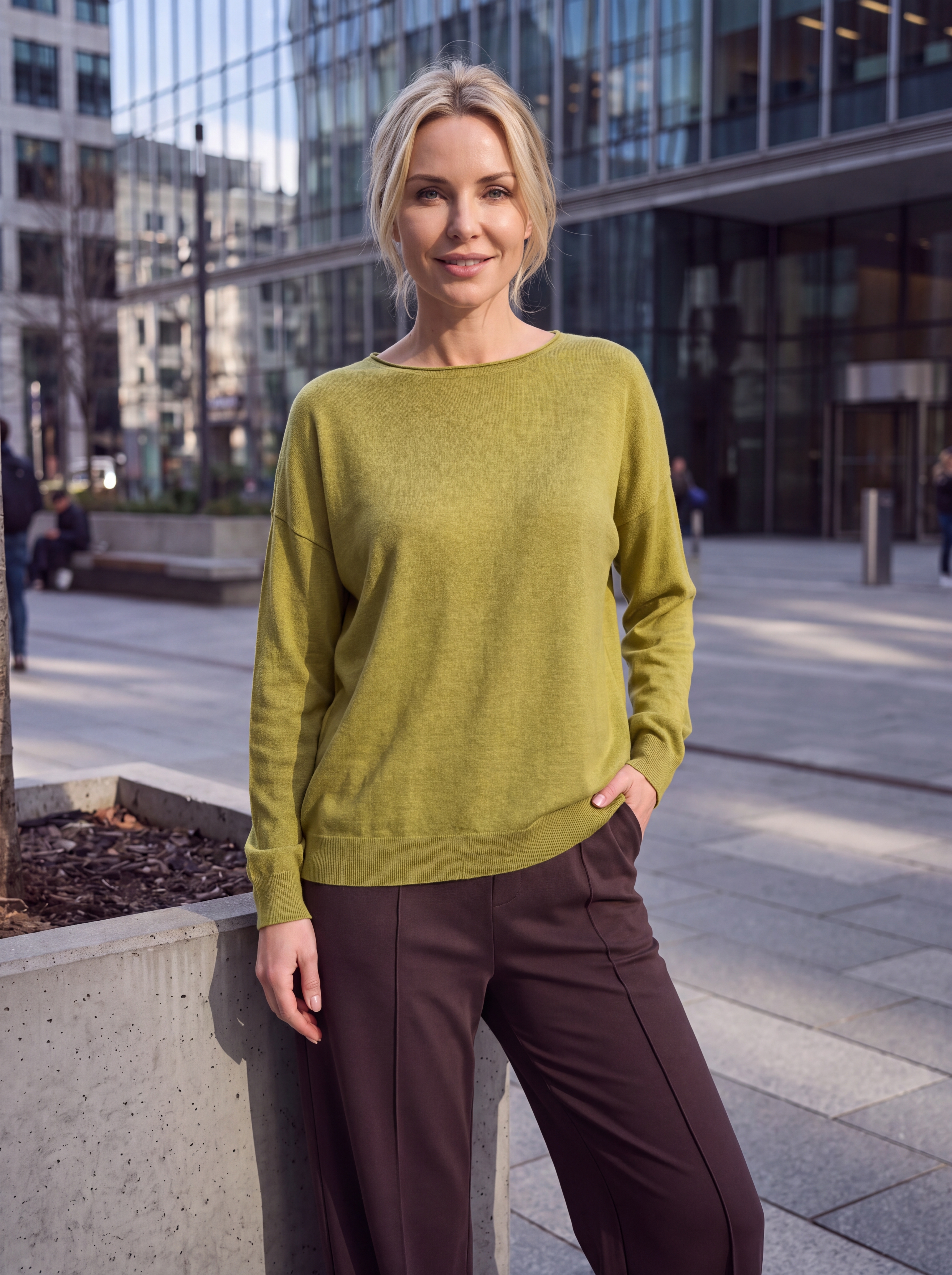 Dámsky oversize pulóver s lodičkovým výstrihom OLIVE MELANGE olivovozelený s.WEAR 7